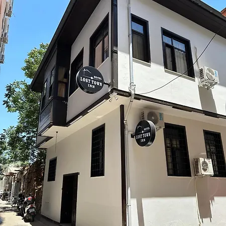 Loost Town Hotel