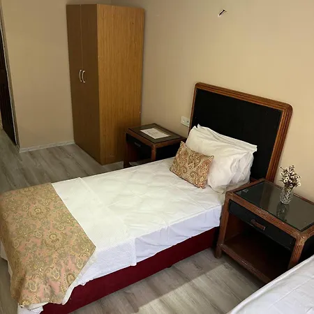 Loost Town Hotel